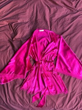 Agent Provocateur Hot Pink Satin Lace-Trim Kimono Robe